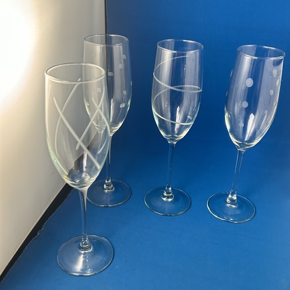 4 Pc Luminarc Soho Fluted Champagne Mix Set Clear Cut  Glass Etched Design NEW! - Picture 3 of 12